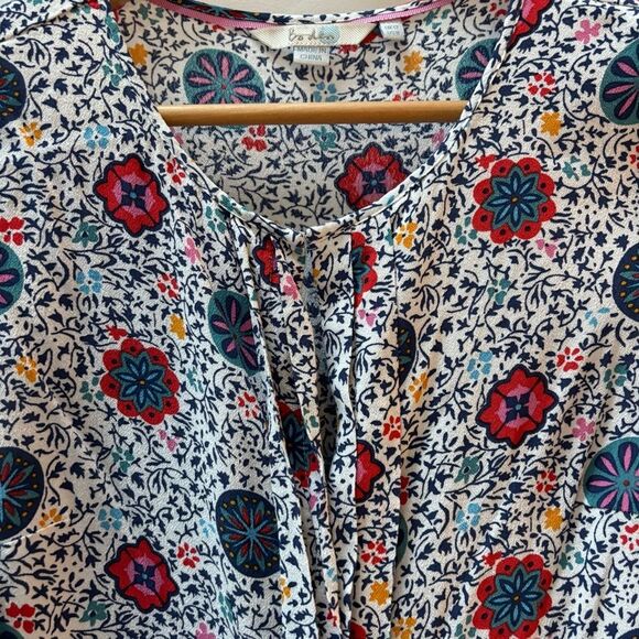 Boden Floral Print Women's Top women’s size 8 - Picture 4 of 6